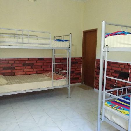 Szabrian Hostel Dempassar Exterior foto