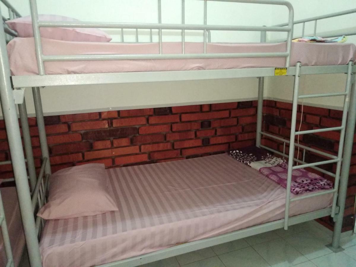 Szabrian Hostel Dempassar Exterior foto